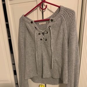 Warm lace up sweater with puff sleeve